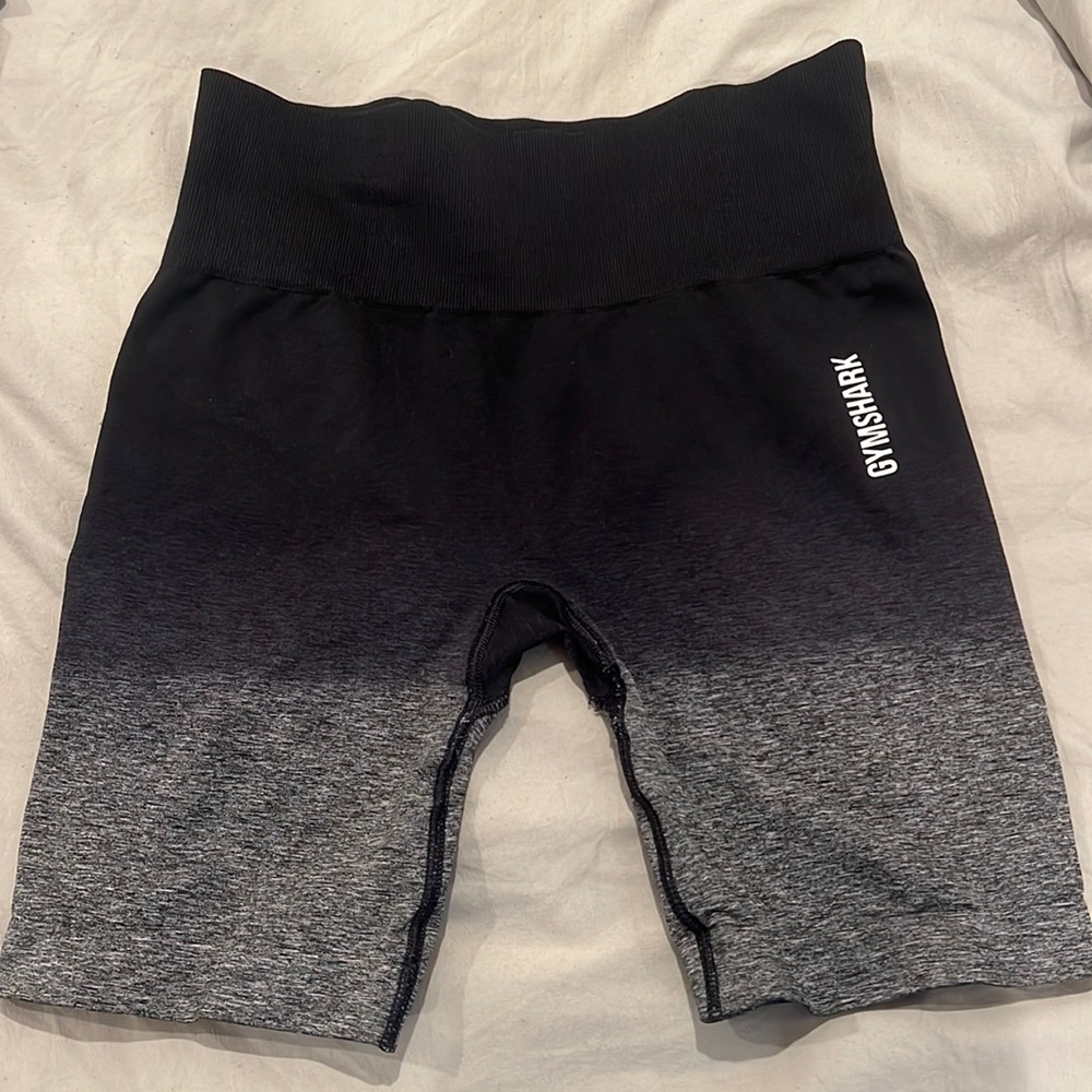 Gym shark ombre biker shorts